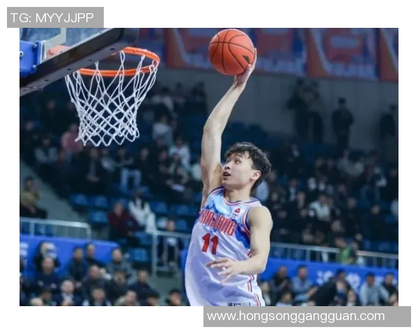 齐麟：从篮球新星到职业生涯的辉煌之路，探索他的成长与挑战