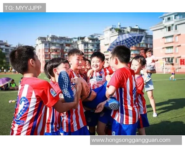 福岛联与岐阜的激烈对决展现足球魅力与团队精神的精彩碰撞 福岛联与岐阜的激烈对决展现足球魅力与团队精神的精彩碰撞