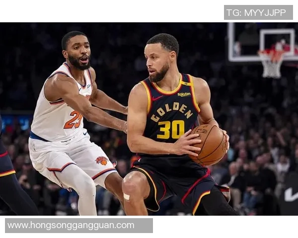 勇士与尼克斯激战回顾：2016年2月1日的篮球盛宴与精彩瞬间