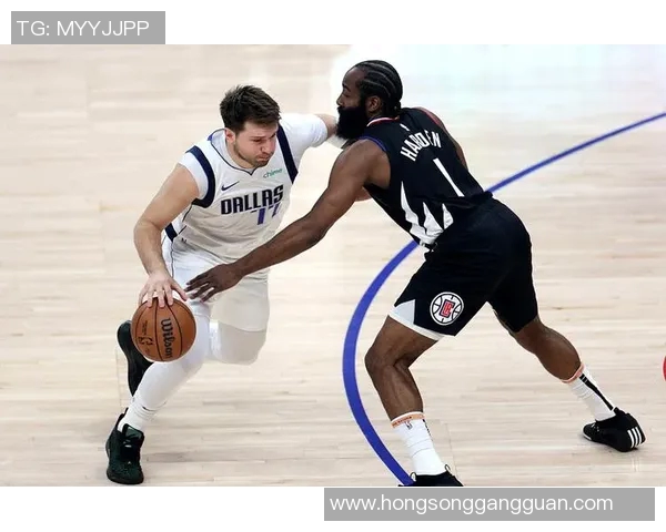 首轮对决快船勇士激战在即谁能笑到最后争夺季后赛荣耀